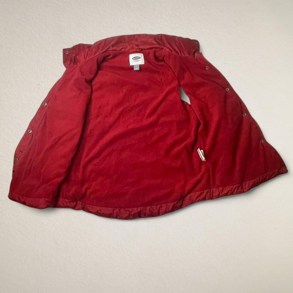 Old Navy red puffer vest with button up front and pockets size M - Picture 6 of 8